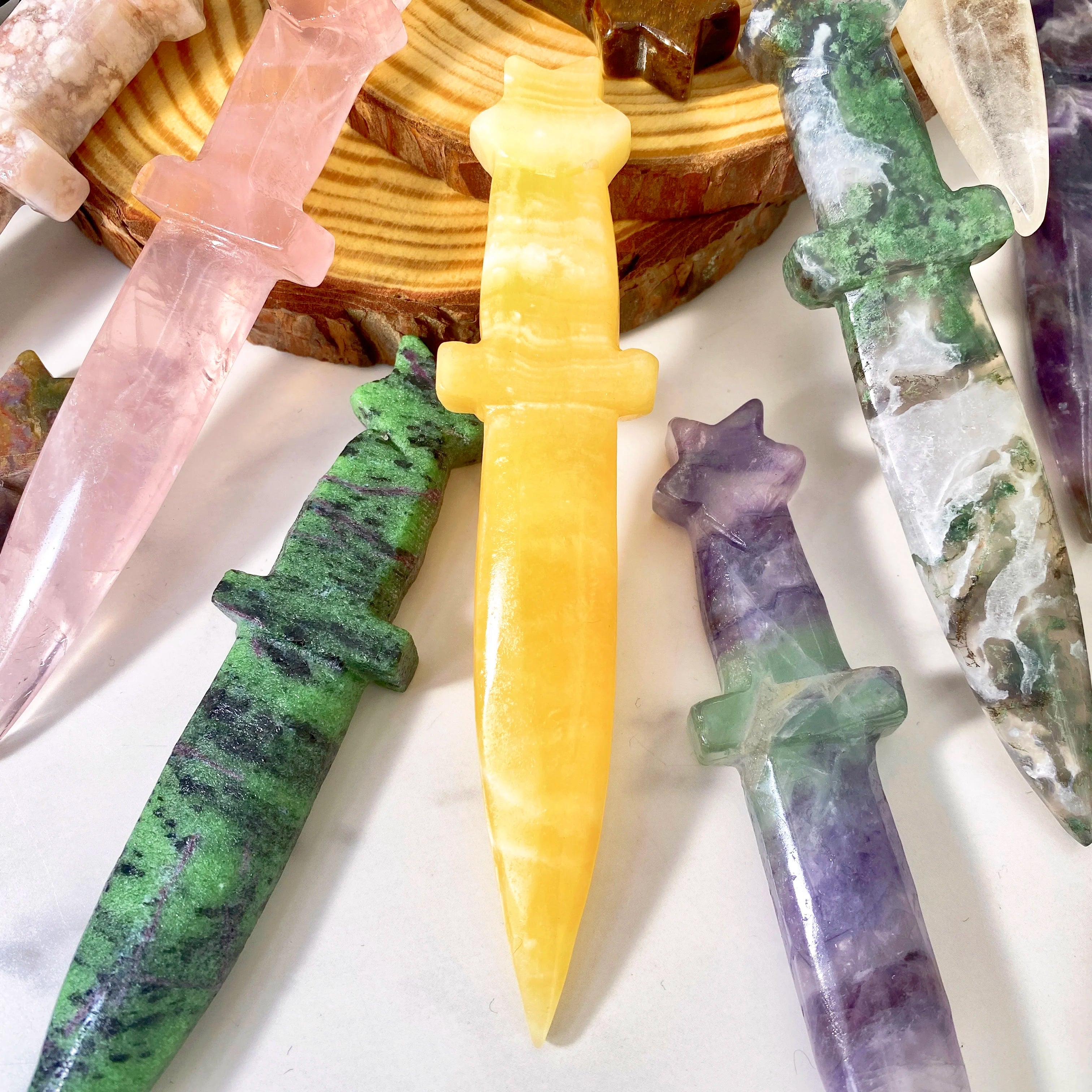 1PC High Quality Stone Knife Natural Crystal